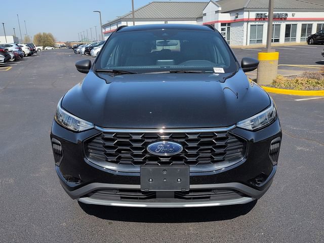Used 2025 Ford Escape ST-Line image 4
