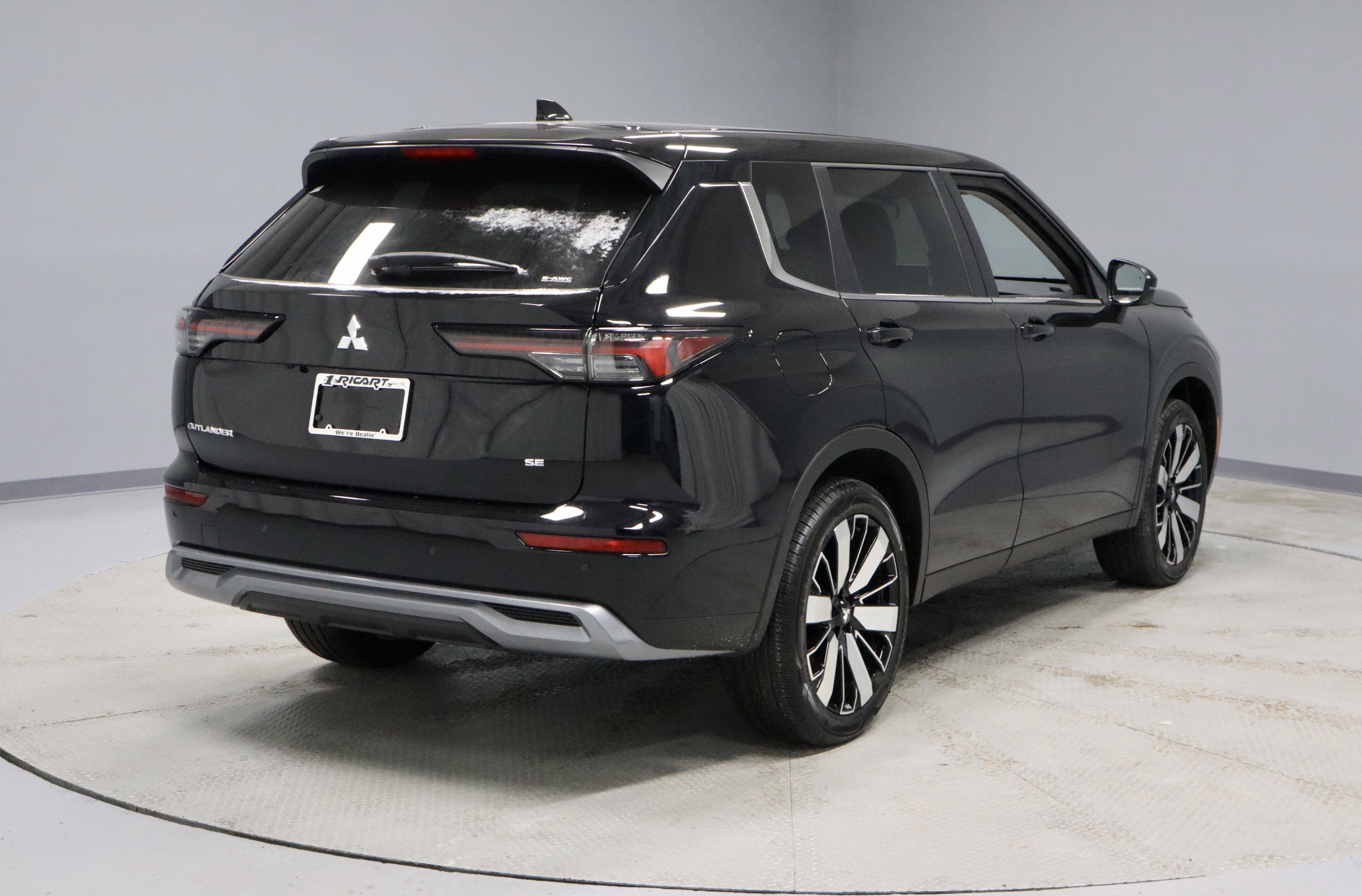 New 2026 Mitsubishi Outlander SE image 7