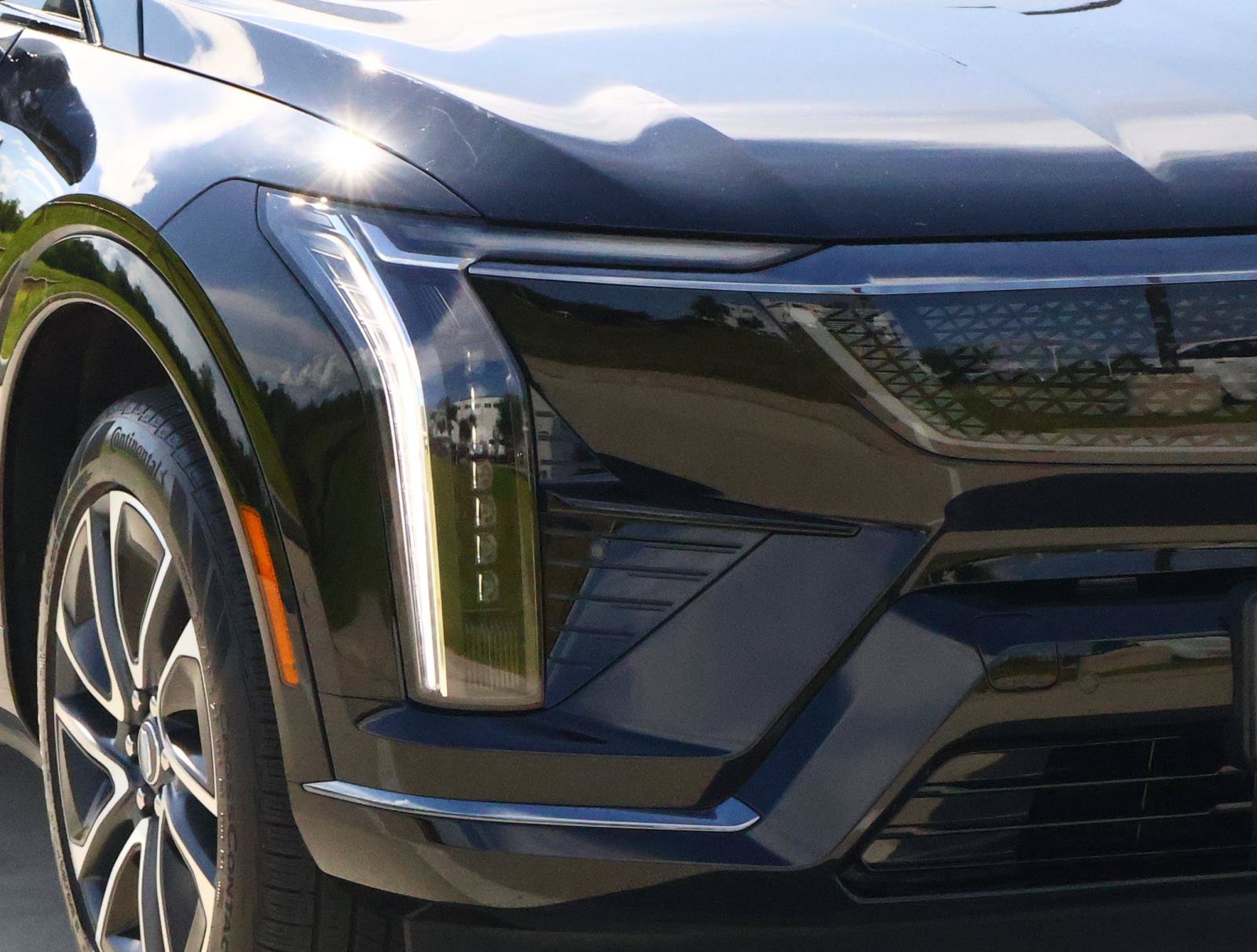 Certified 2025 Cadillac Optiq Sport 1 AWD/4WD image 9
