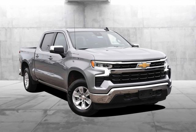 Used 2025 Chevrolet Silverado 1500 LT AWD/4WD image 2