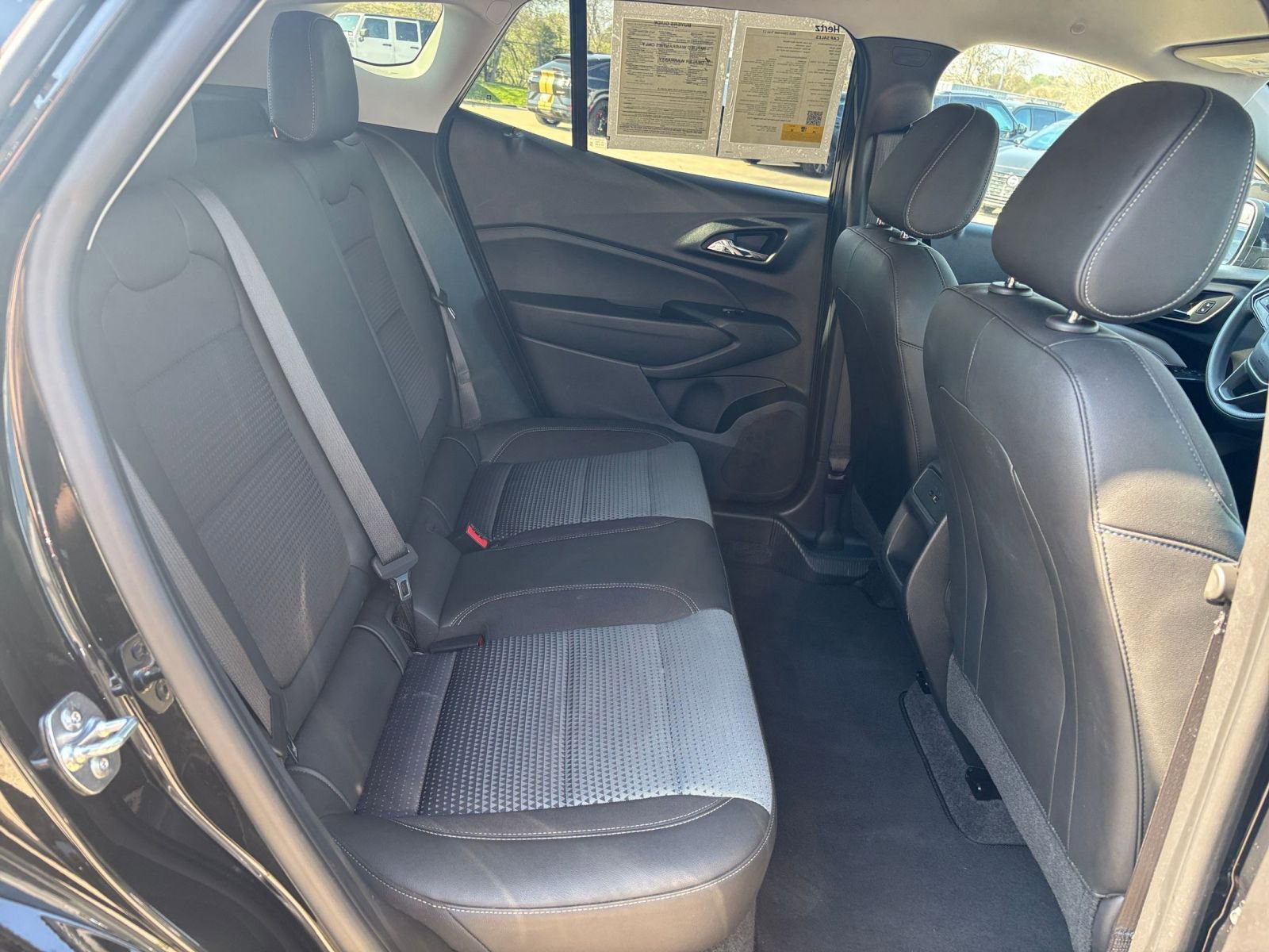 Used 2025 Chevrolet Trax LT FWD image 24