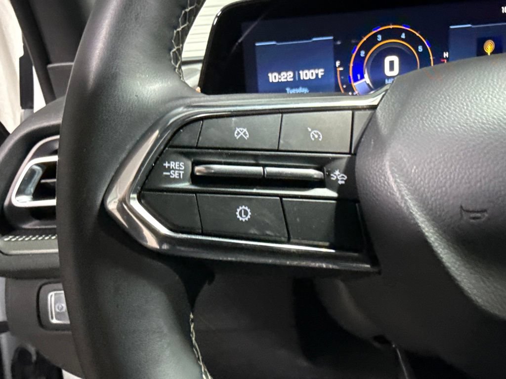 Used 2025 Chevrolet Traverse LT FWD image 25