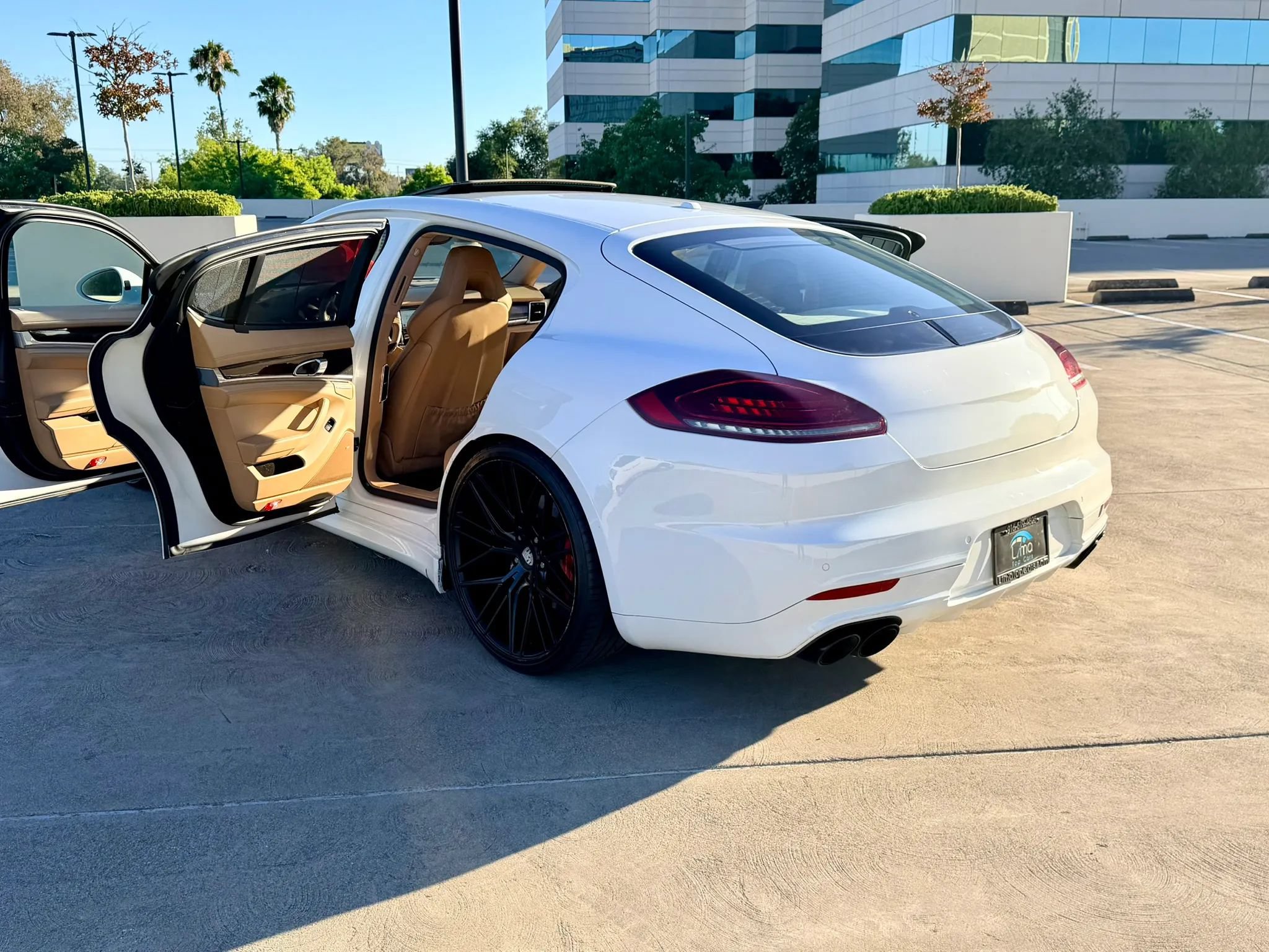 Used 2015 Porsche Panamera GTS AWD/4WD image 84