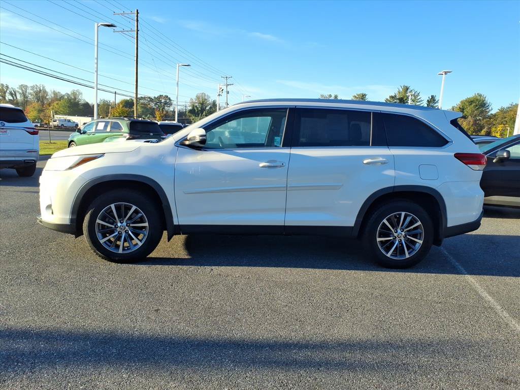 Used 2019 Toyota Highlander XLE AWD/4WD image 13