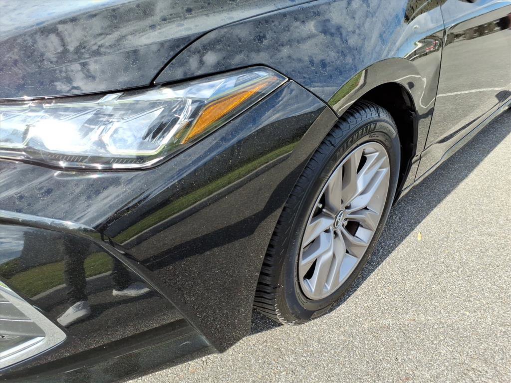 Used 2019 Toyota Avalon XLE w/ Moonroof Package FWD image 8