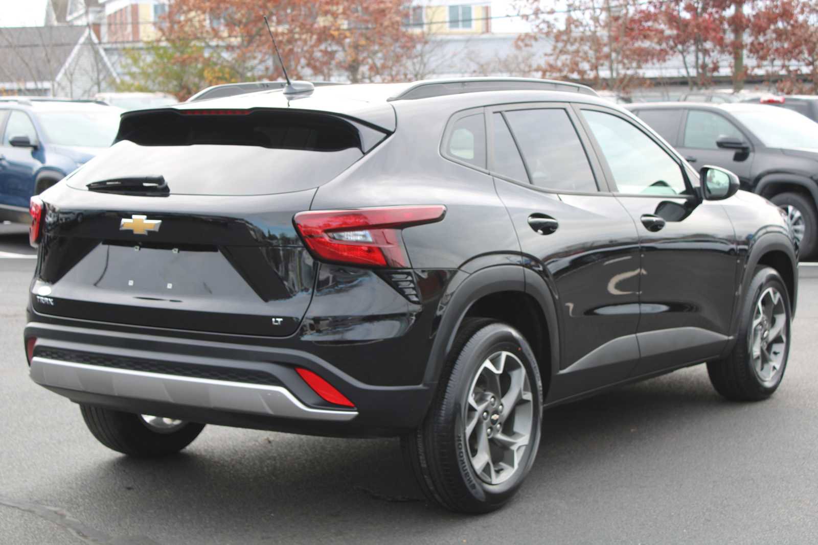 Used 2024 Chevrolet Trax LT w/ LT Convenience Package image 7
