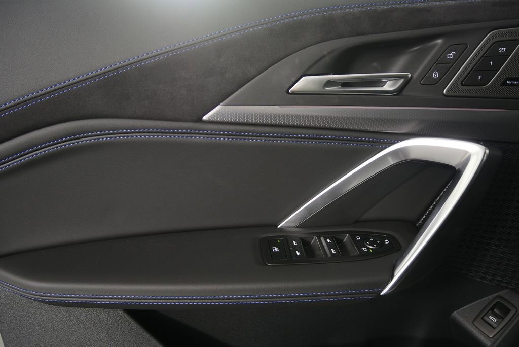 Used 2026 BMW X1 xDrive28i w/ Technology Package image 9