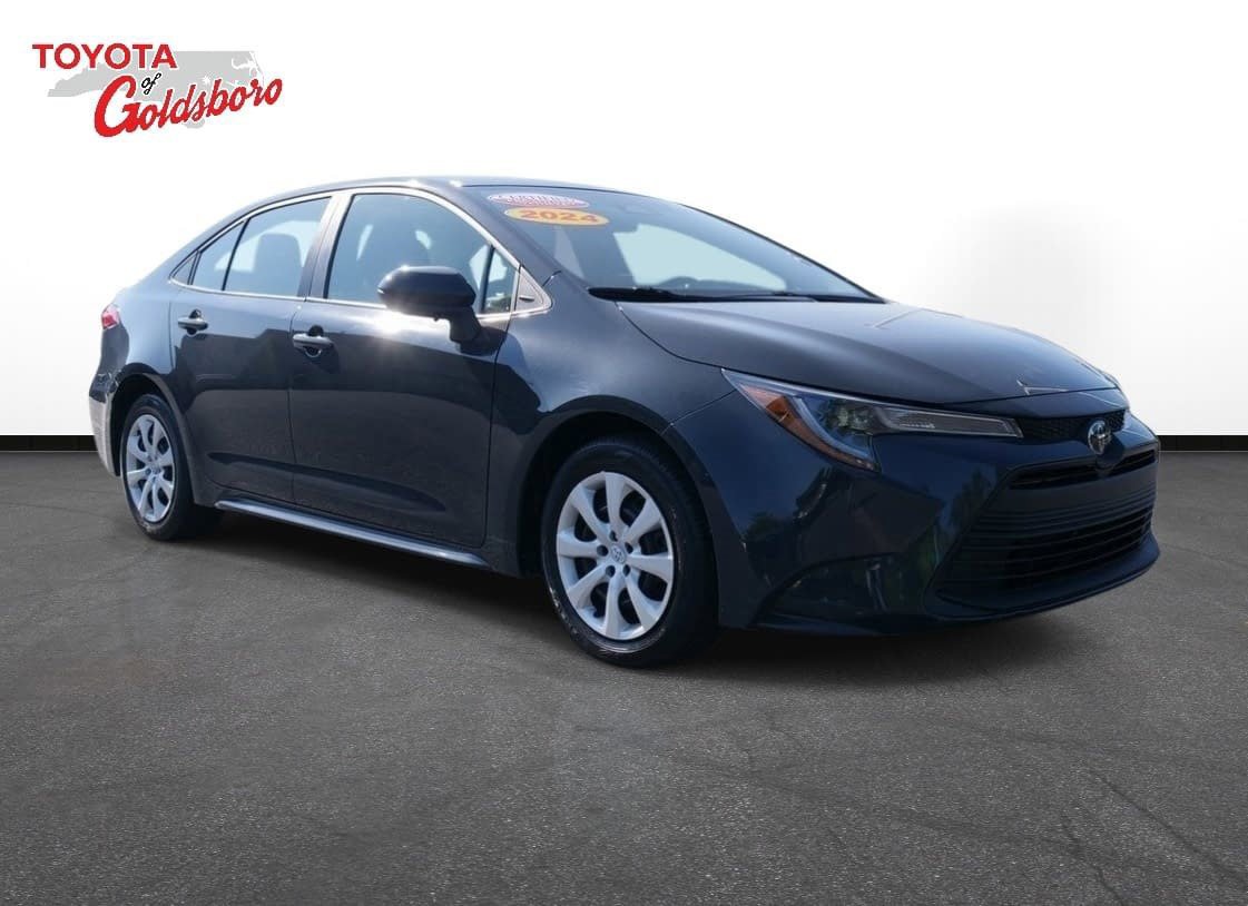 Used 2024 Toyota Corolla LE image 4