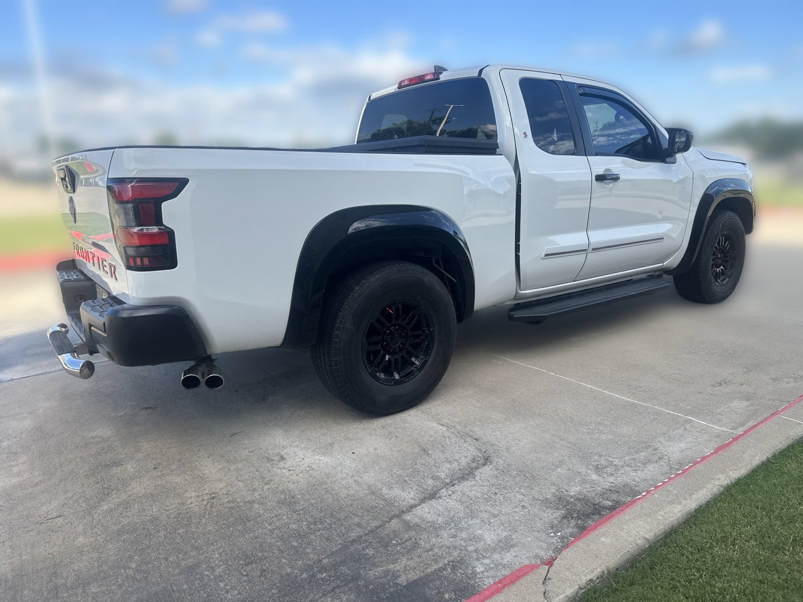 Used 2023 Nissan Frontier S w/ Technology Package RWD image 3
