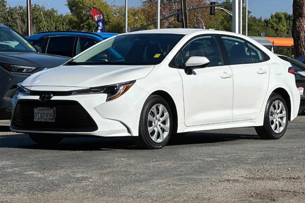 Certified 2025 Toyota Corolla LE FWD image 7
