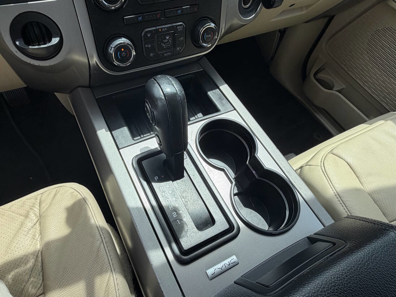 Used 2016 Ford Expedition XLT w/ Equipment Group 202A RWD image 20