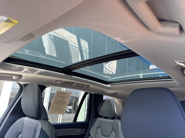 Certified 2025 Volvo XC90 B6 Plus AWD/4WD image 27