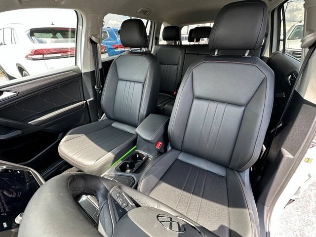 Used 2024 Volkswagen Tiguan Wolfsburg Edition FWD image 28