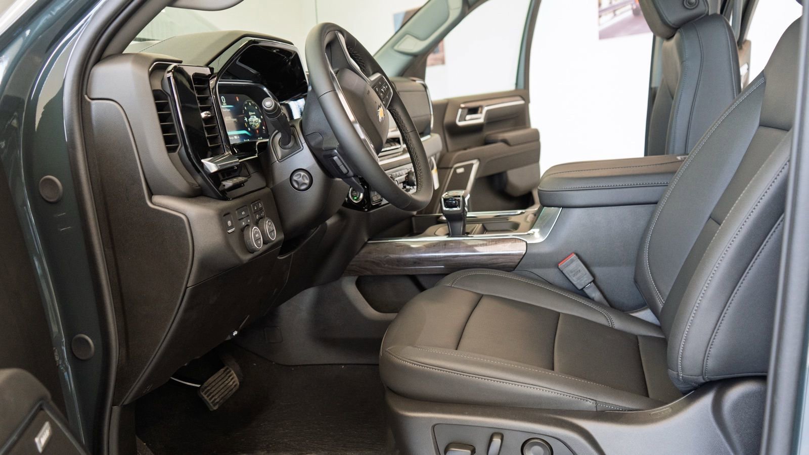 New 2026 Chevrolet Silverado 1500 LTZ w/ LTZ Premium Package image 10