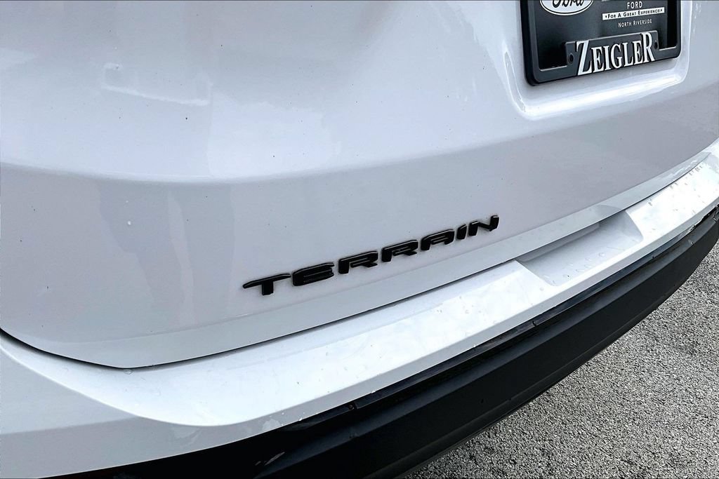 Used 2024 GMC Terrain SLE w/ Elevation Edition FWD image 8