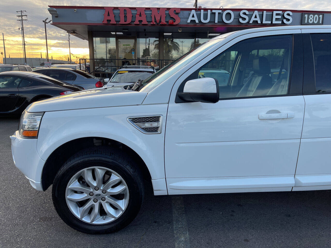 Used 2013 Land Rover LR2 HSE image 27