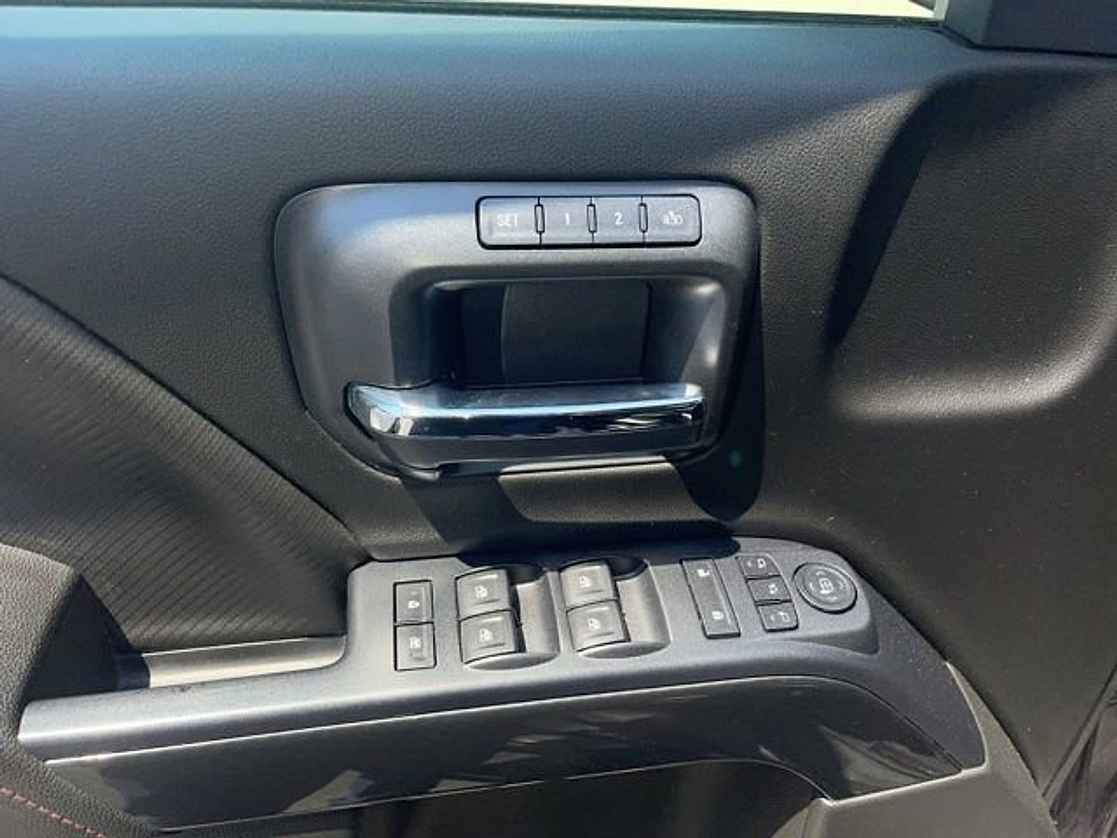 Used 2015 GMC Sierra 1500 SLT AWD/4WD image 16