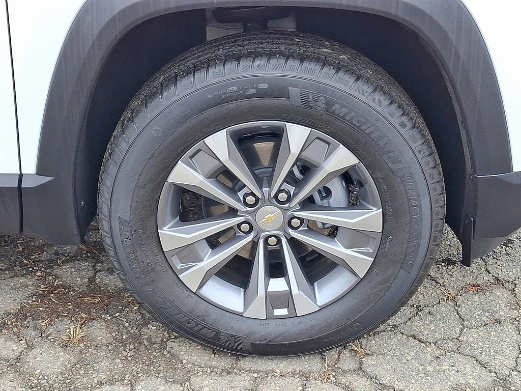 Used 2026 Chevrolet Equinox LT w/ Convenience Package II image 9