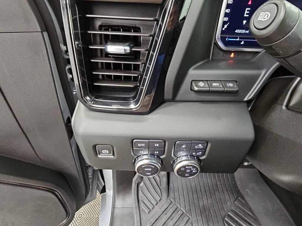Used 2024 GMC Sierra 2500 AT4 w/ Technology Package AWD/4WD image 29