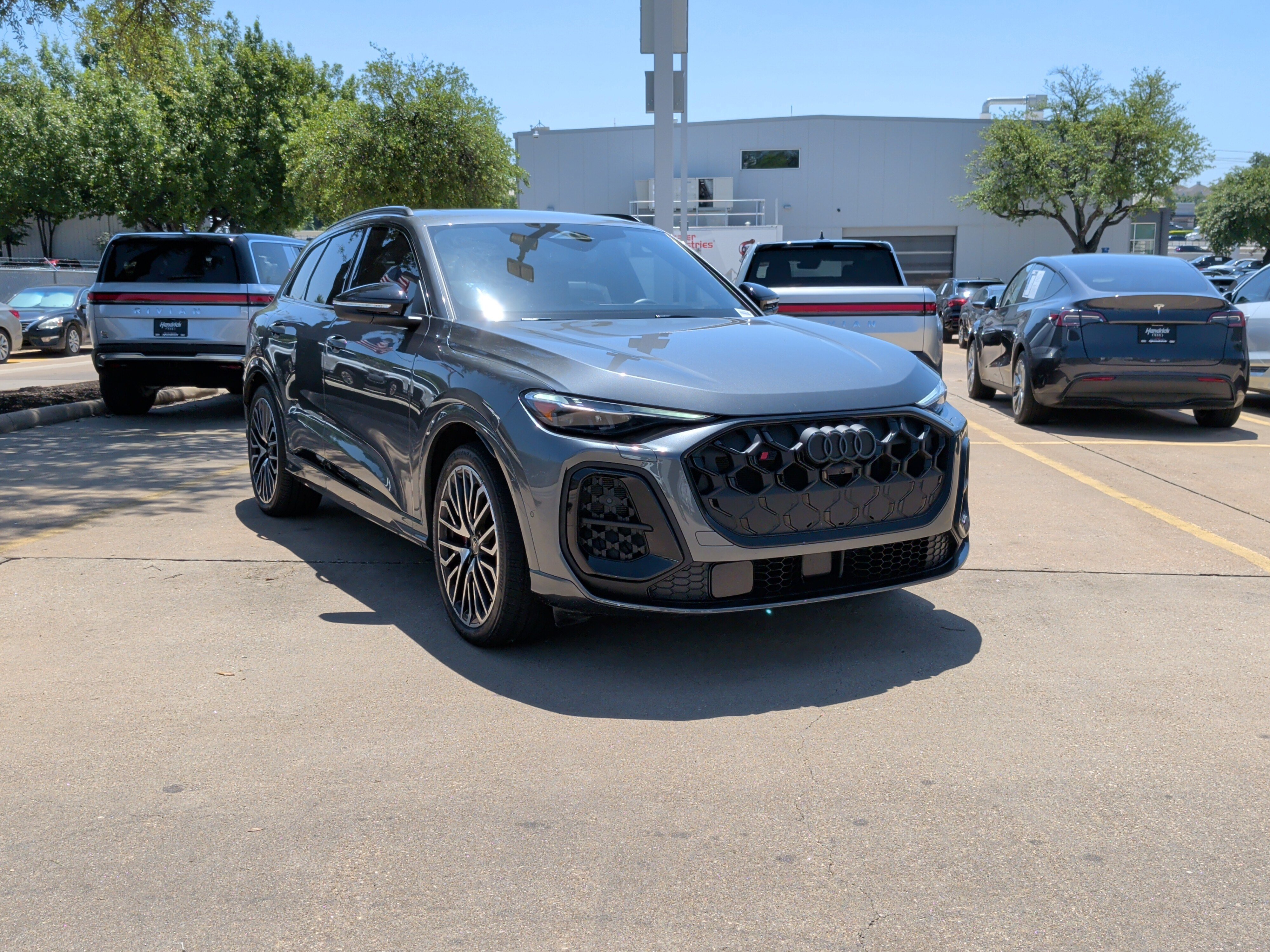 Certified 2025 Audi SQ5 Premium Plus AWD/4WD image 2