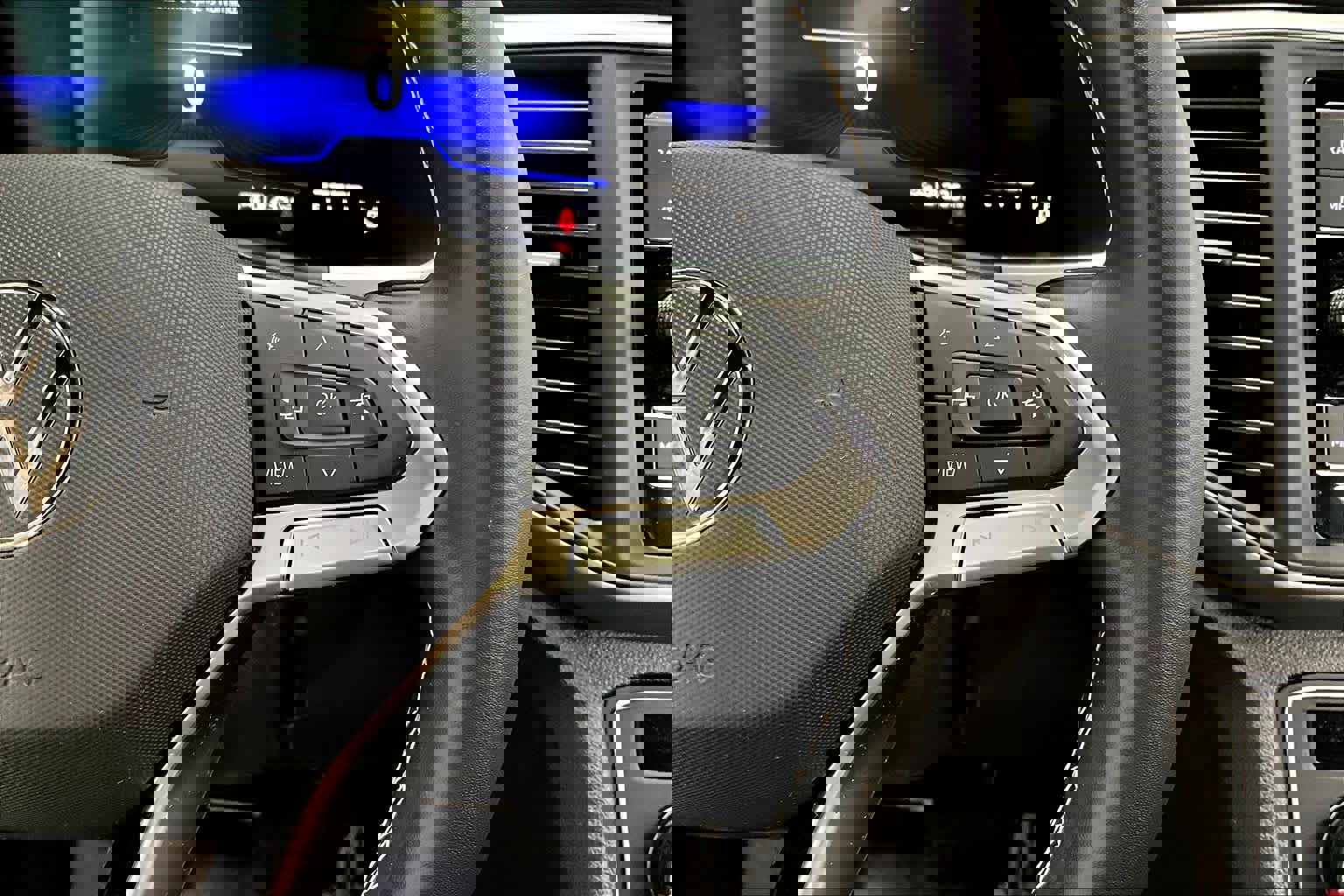 Used 2023 Volkswagen Atlas Cross Sport SE image 22