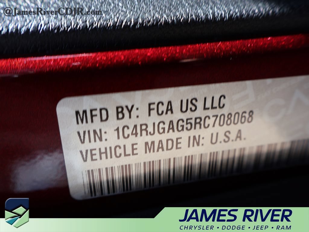 Used 2024 Jeep Grand Cherokee Laredo RWD image 38
