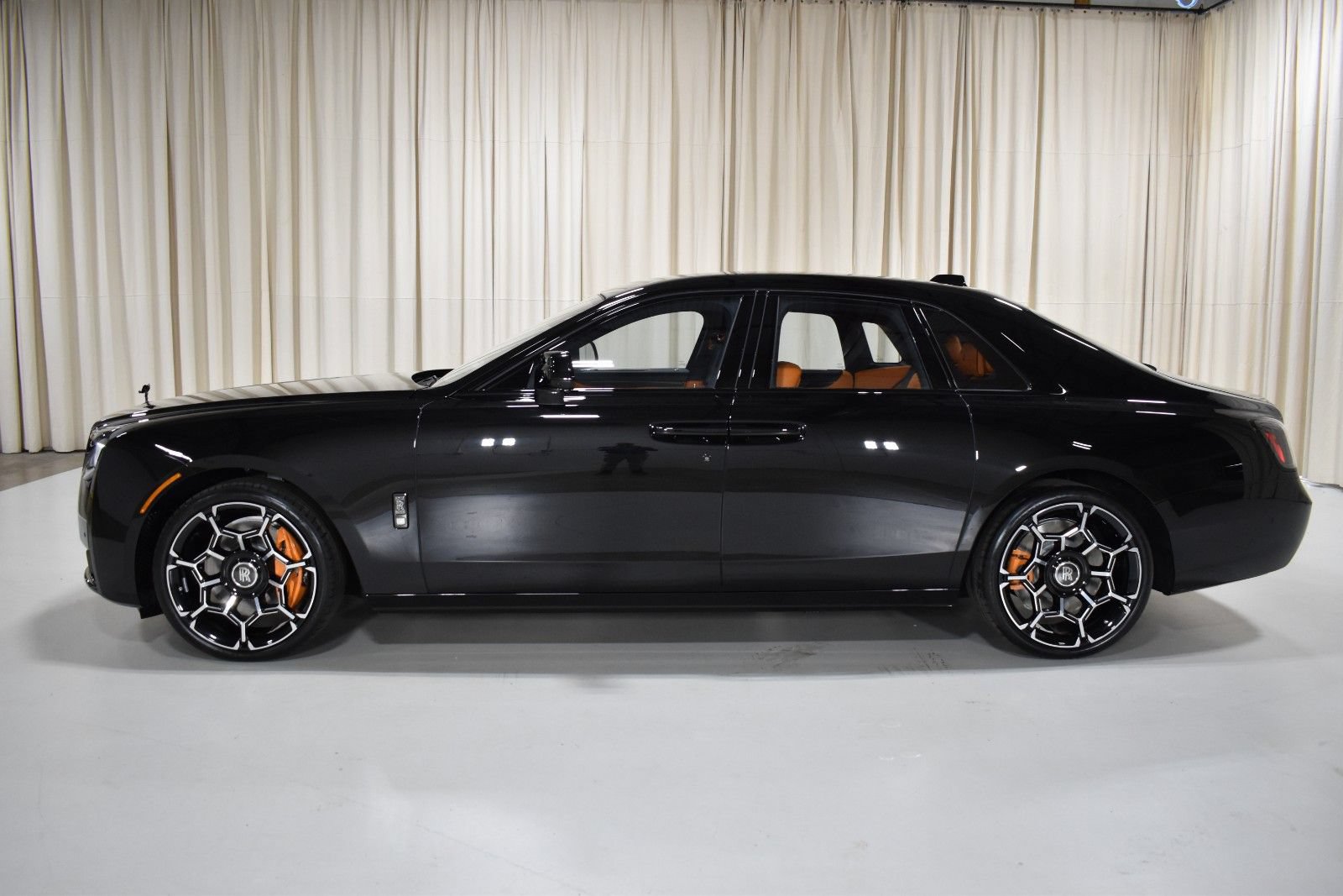 New 2027 Rolls-Royce Ghost Black Badge AWD/4WD image 3