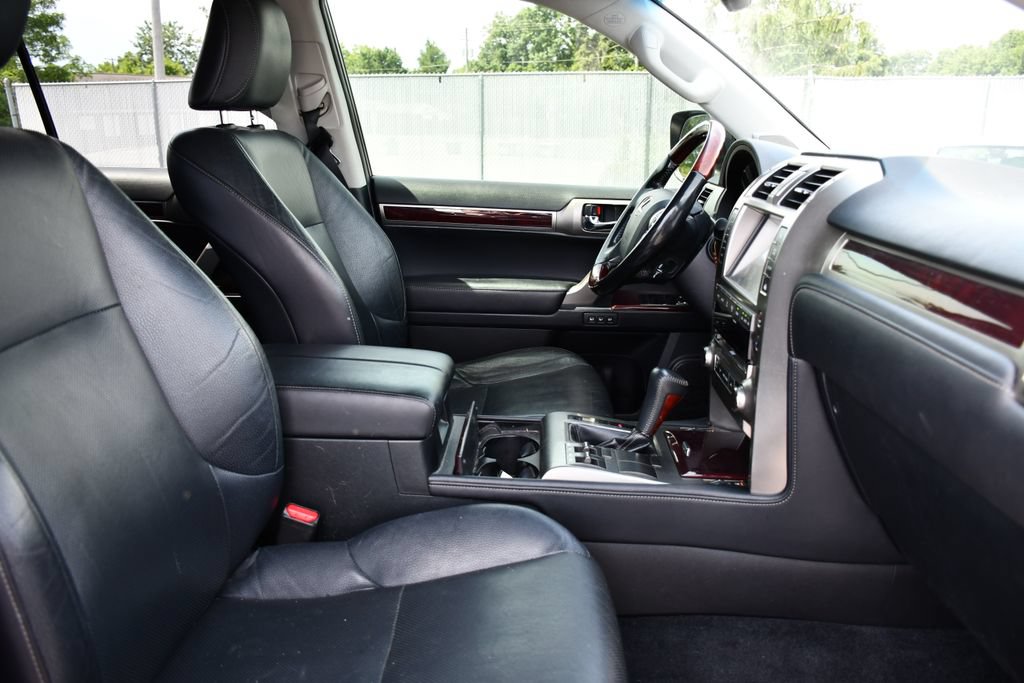 Used 2016 Lexus GX 460 w/ Premium Package AWD/4WD image 33