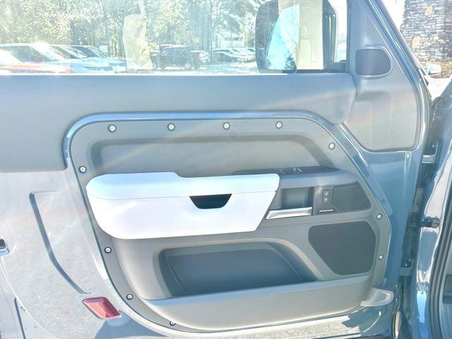 New 2025 Land Rover Defender 90 S image 14