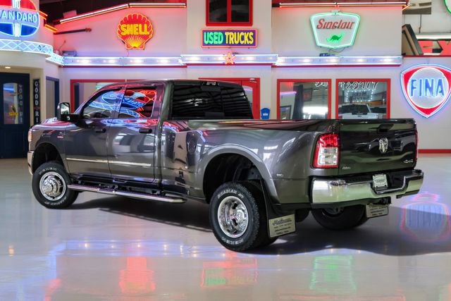 Used 2024 RAM 3500 Tradesman w/ Chrome Appearance Group AWD/4WD image 4