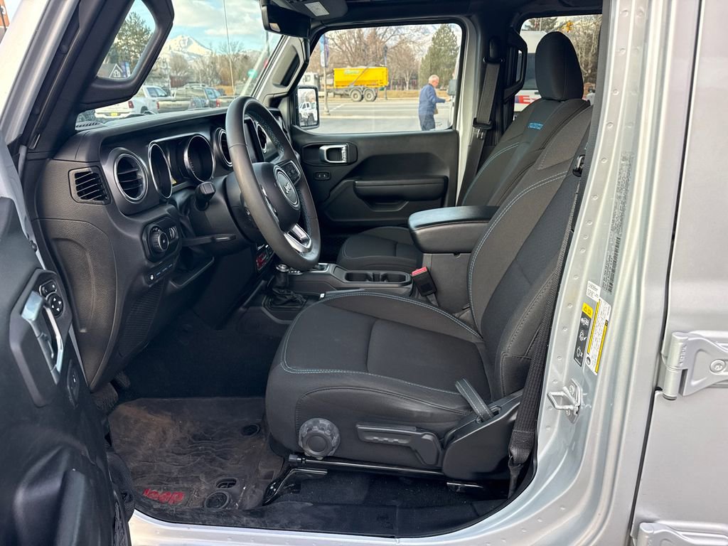 Used 2023 Jeep Wrangler Unlimited Rubicon 4xe image 8