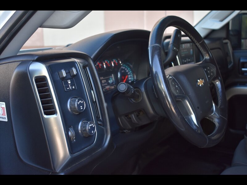 Used 2018 Chevrolet Silverado 2500 LT AWD/4WD image 14