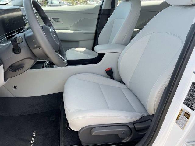Certified 2025 Hyundai Kona SE image 21