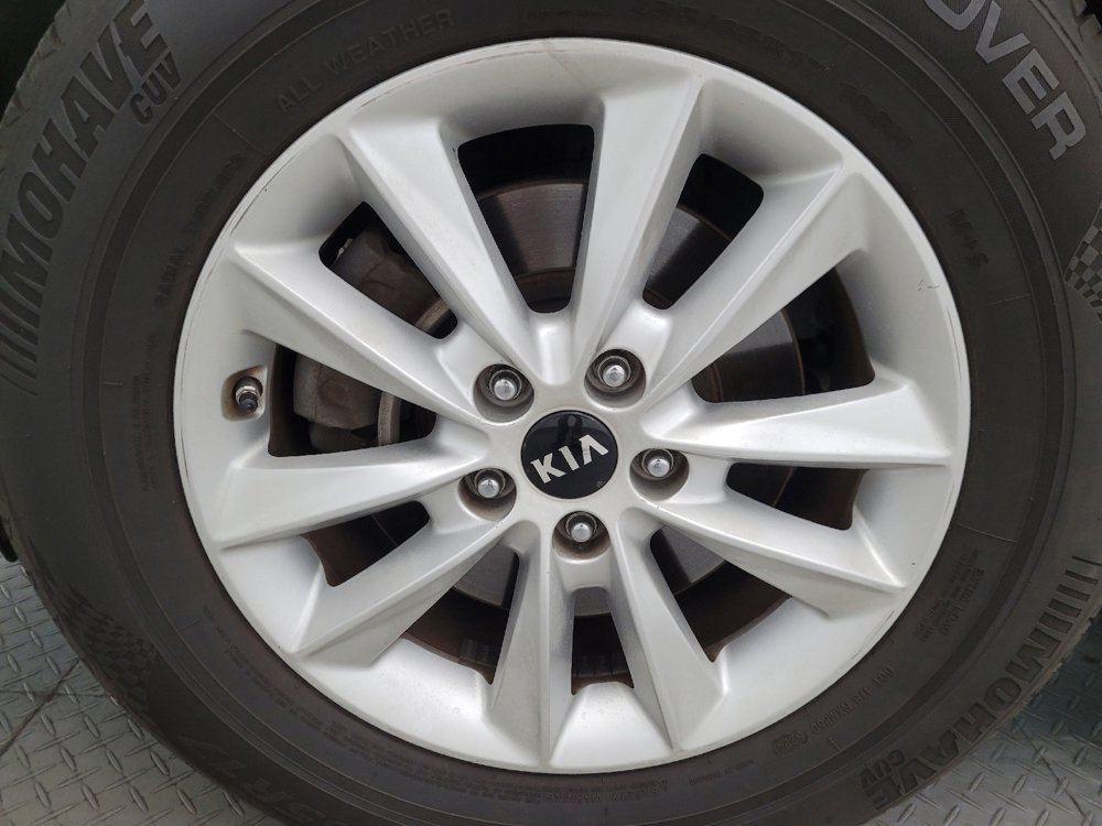 Used 2019 Kia Sorento AWD V6 image 31