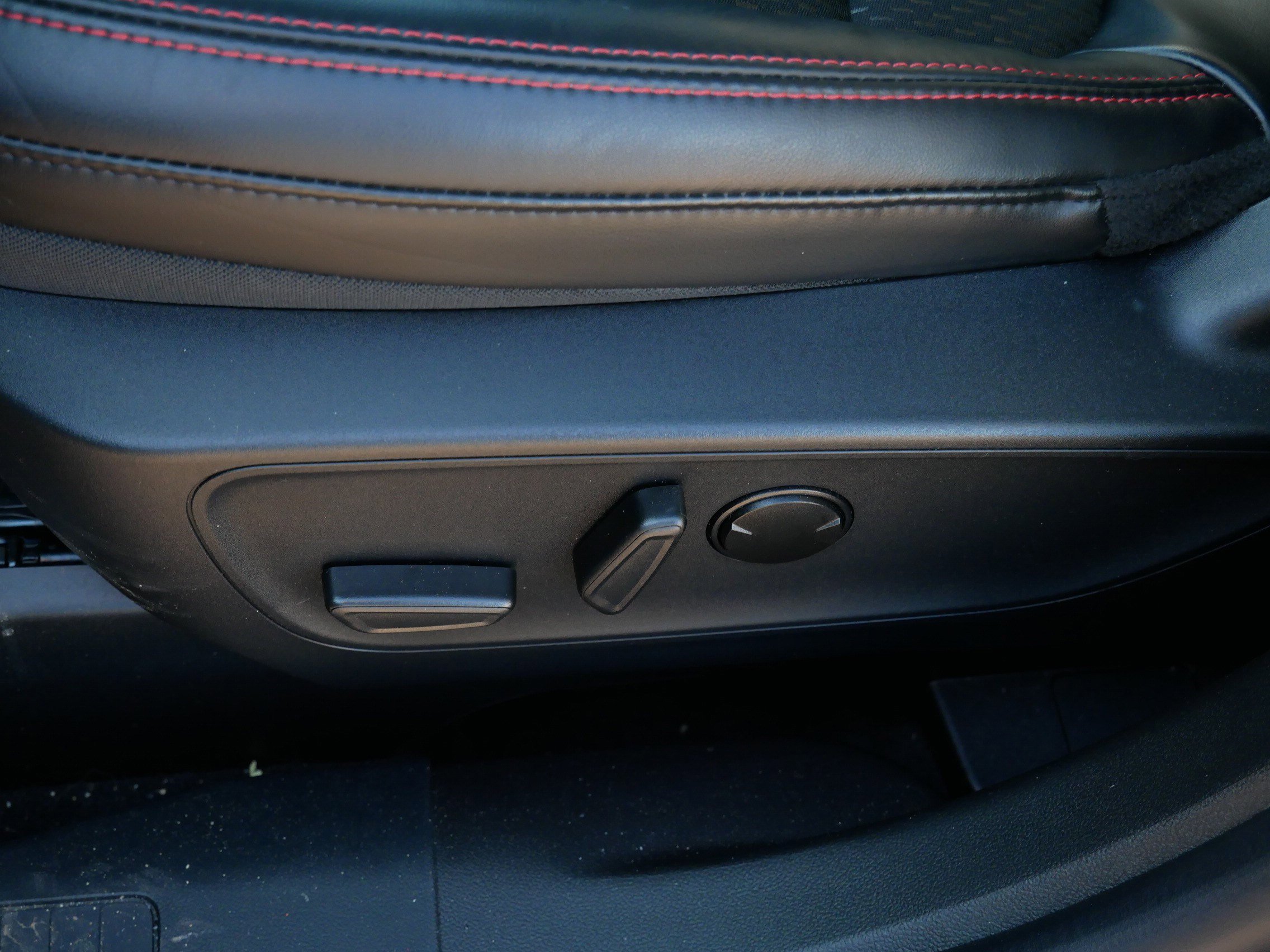 Used 2025 Ford Escape ST-Line Select w/ Tech Pack #2 image 19