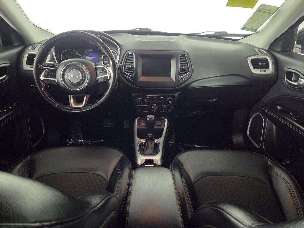 Used 2019 Jeep Compass Latitude FWD image 25