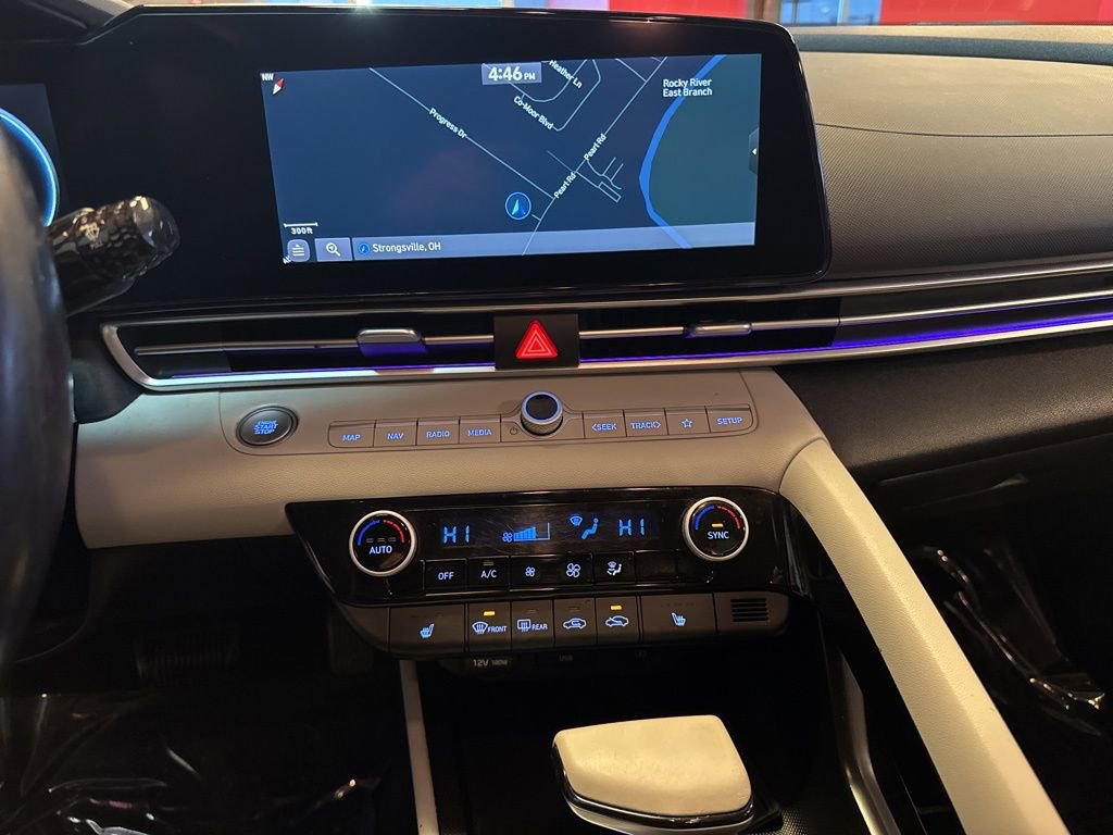 Used 2021 Hyundai Elantra Limited image 35