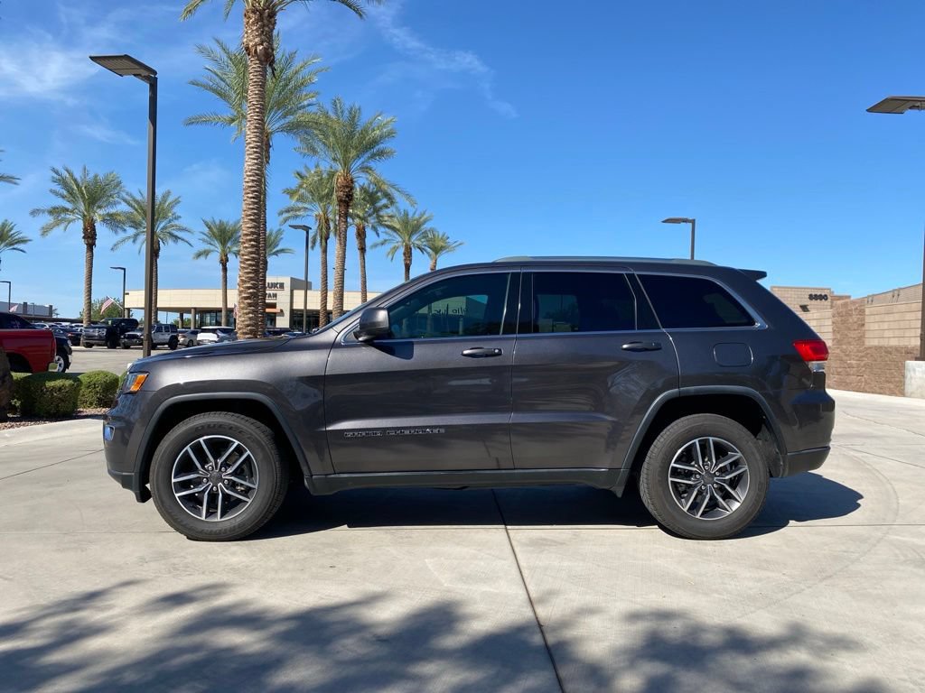 Used 2019 Jeep Grand Cherokee Laredo w/ 18" Wheel & 8.4" Radio Group RWD image 3