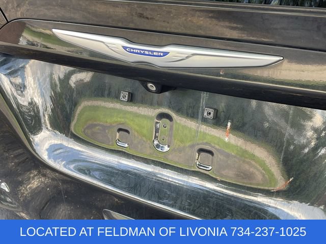 Used 2018 Chrysler Pacifica Touring-L w/ Premium Audio Group FWD image 29