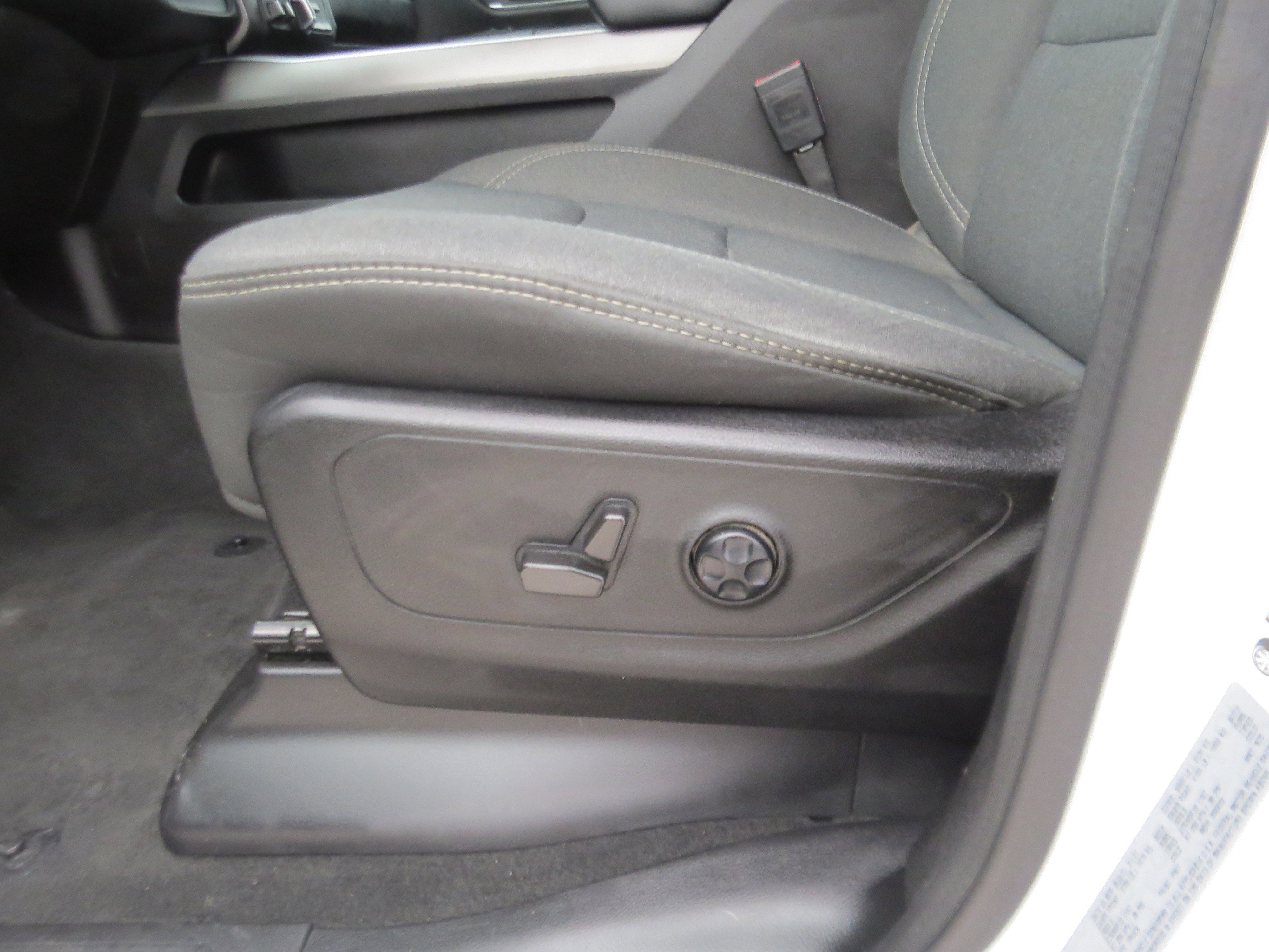 Used 2021 RAM 1500 Big Horn image 16