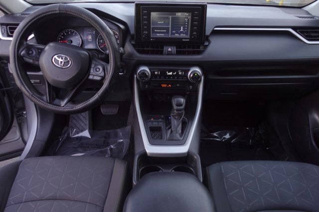 Used 2021 Toyota RAV4 XLE image 12