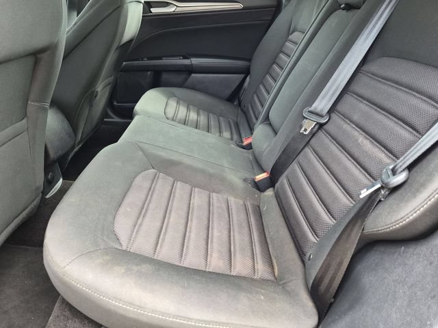 Used 2017 Ford Fusion SE FWD image 22