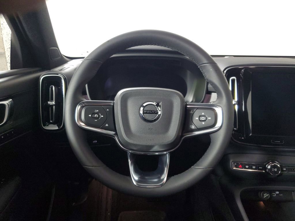 Certified 2024 Volvo XC40 Recharge Core w/ Protection Package Premier image 18