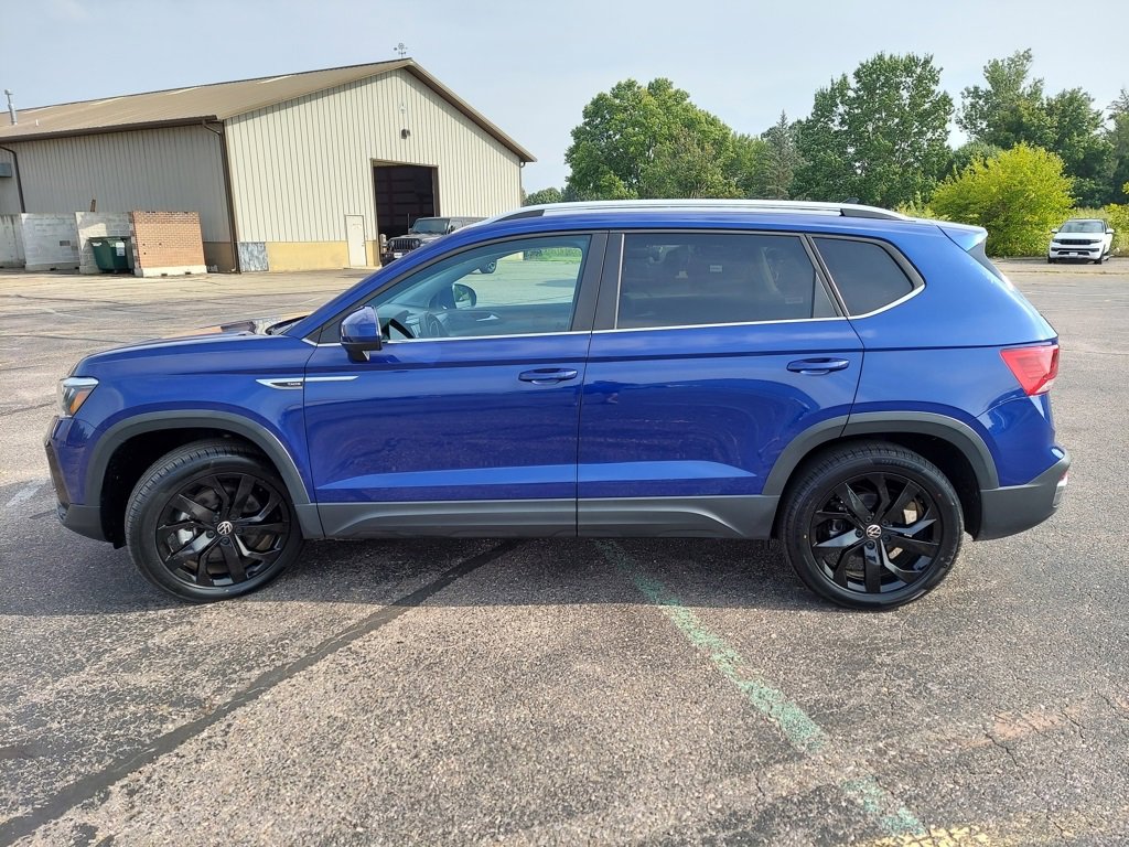 Used 2022 Volkswagen Taos SE w/ Panoramic Sunroof Package image 15