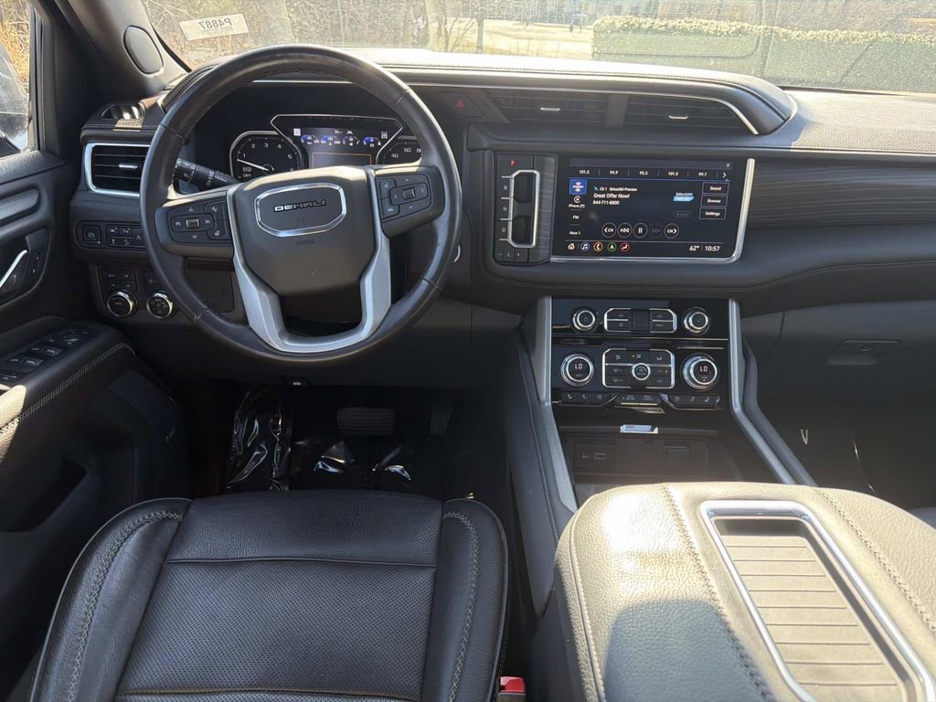Used 2021 GMC Yukon Denali w/ Denali Premium Package image 19