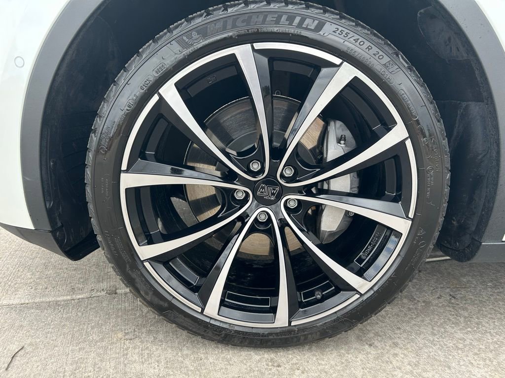 Used 2021 Tesla Model Y Long Range image 30