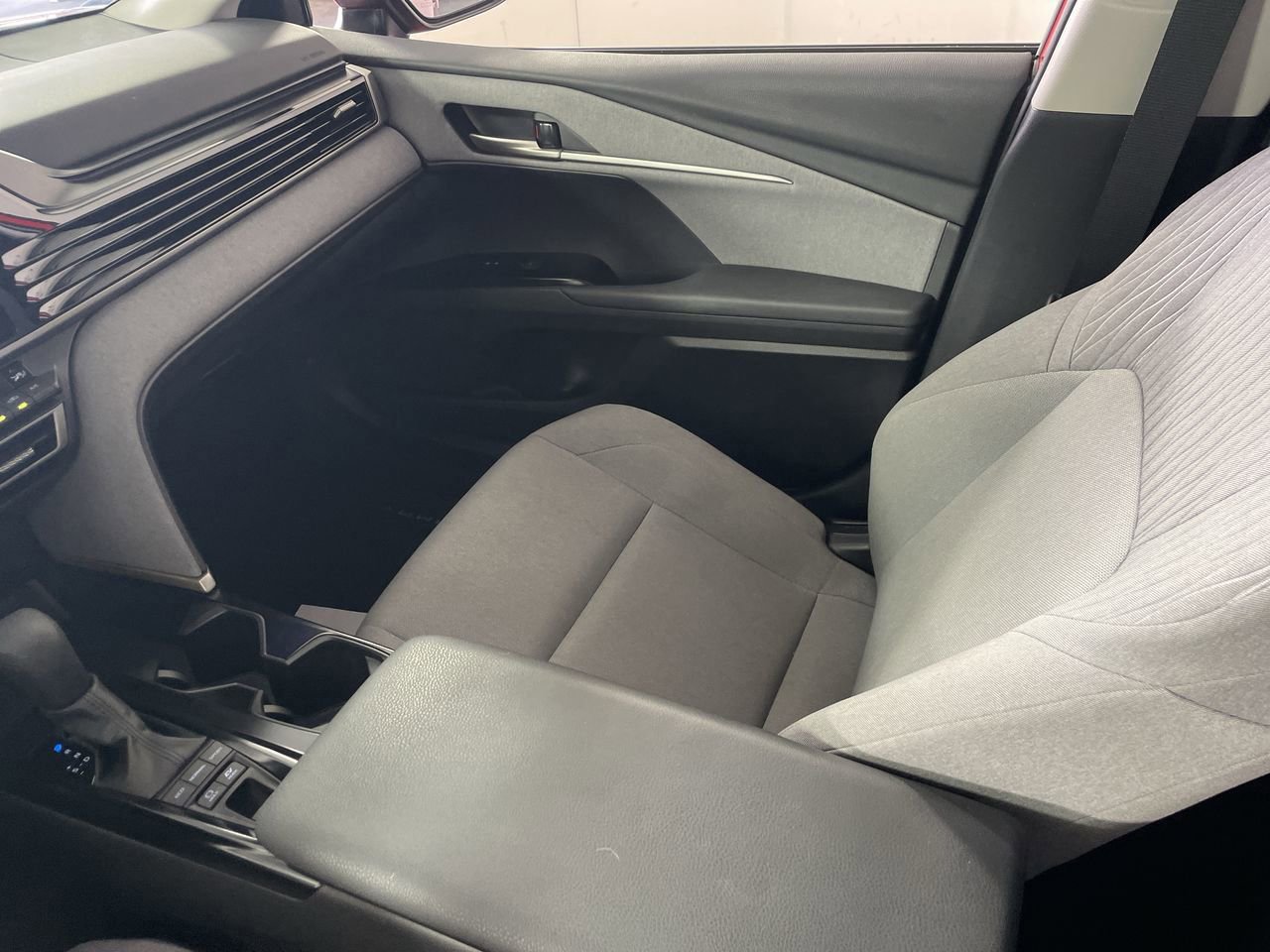 Used 2025 Toyota Camry LE image 22