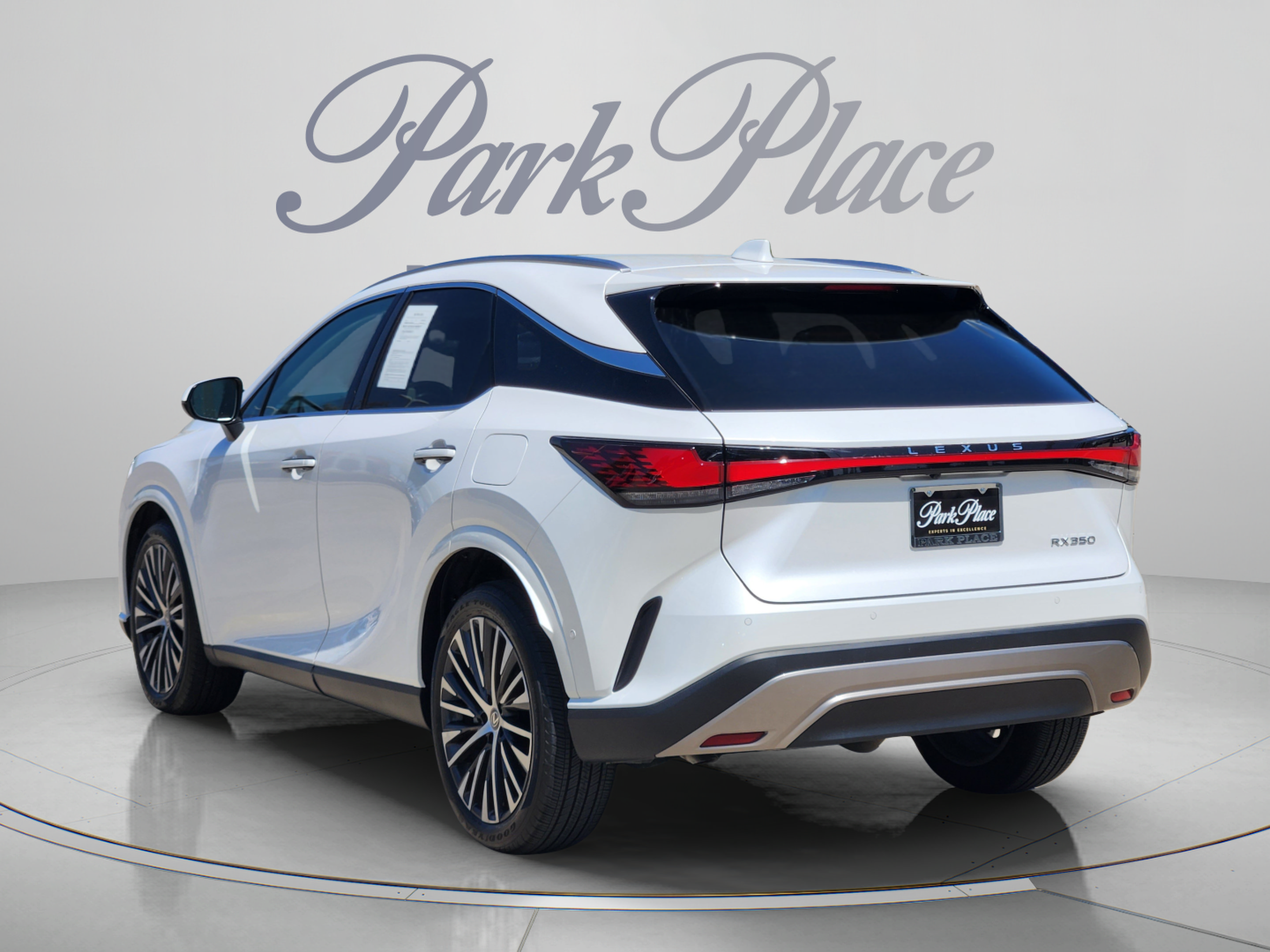 Used 2025 Lexus RX 350 Premium Plus w/ Convenience Package FWD image 3