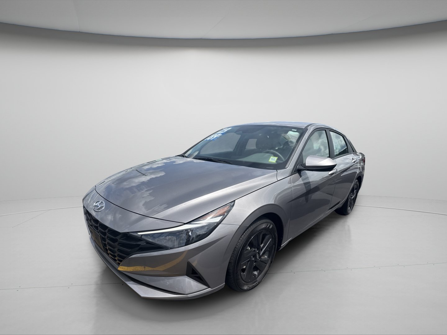 Used 2023 Hyundai Elantra SEL w/ Cargo Package FWD image 1