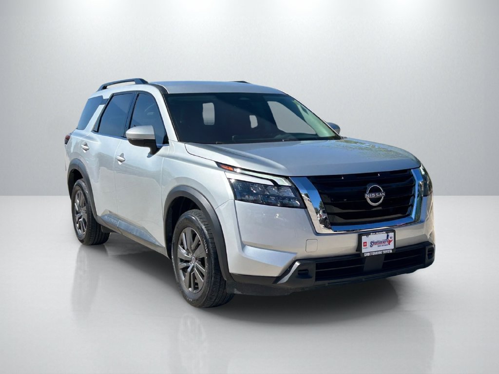 Used 2023 Nissan Pathfinder SV FWD image 3